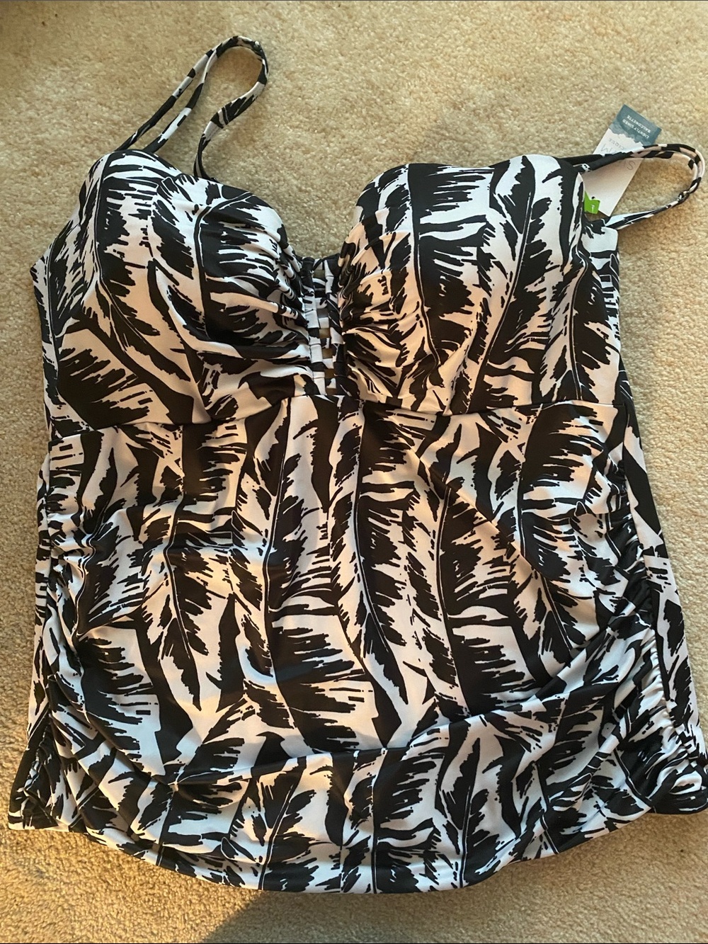 Cacique NWT swim top size 44DDD palm print